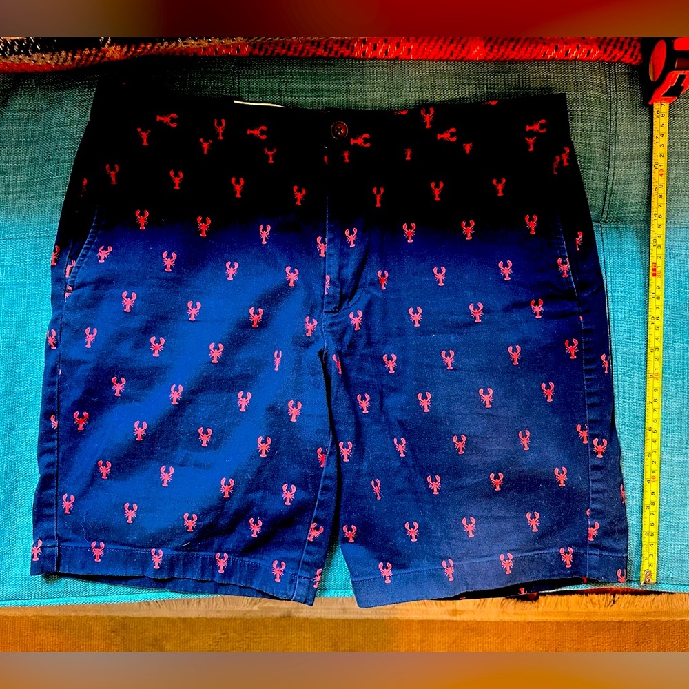 DONATED J. Crew mens printer navy lobster shorts